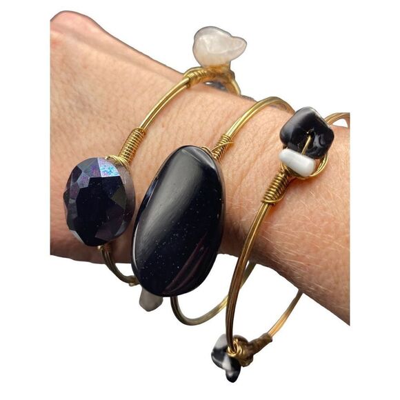 Black and gold tone wire-wrapped bangles adorned with black and white stones set - Picture 4 of 8